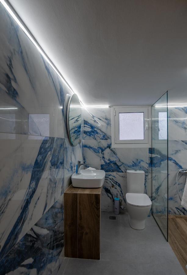 Max Blue Apartment, A Stay Like No Other Pireus Eksteriør bilde