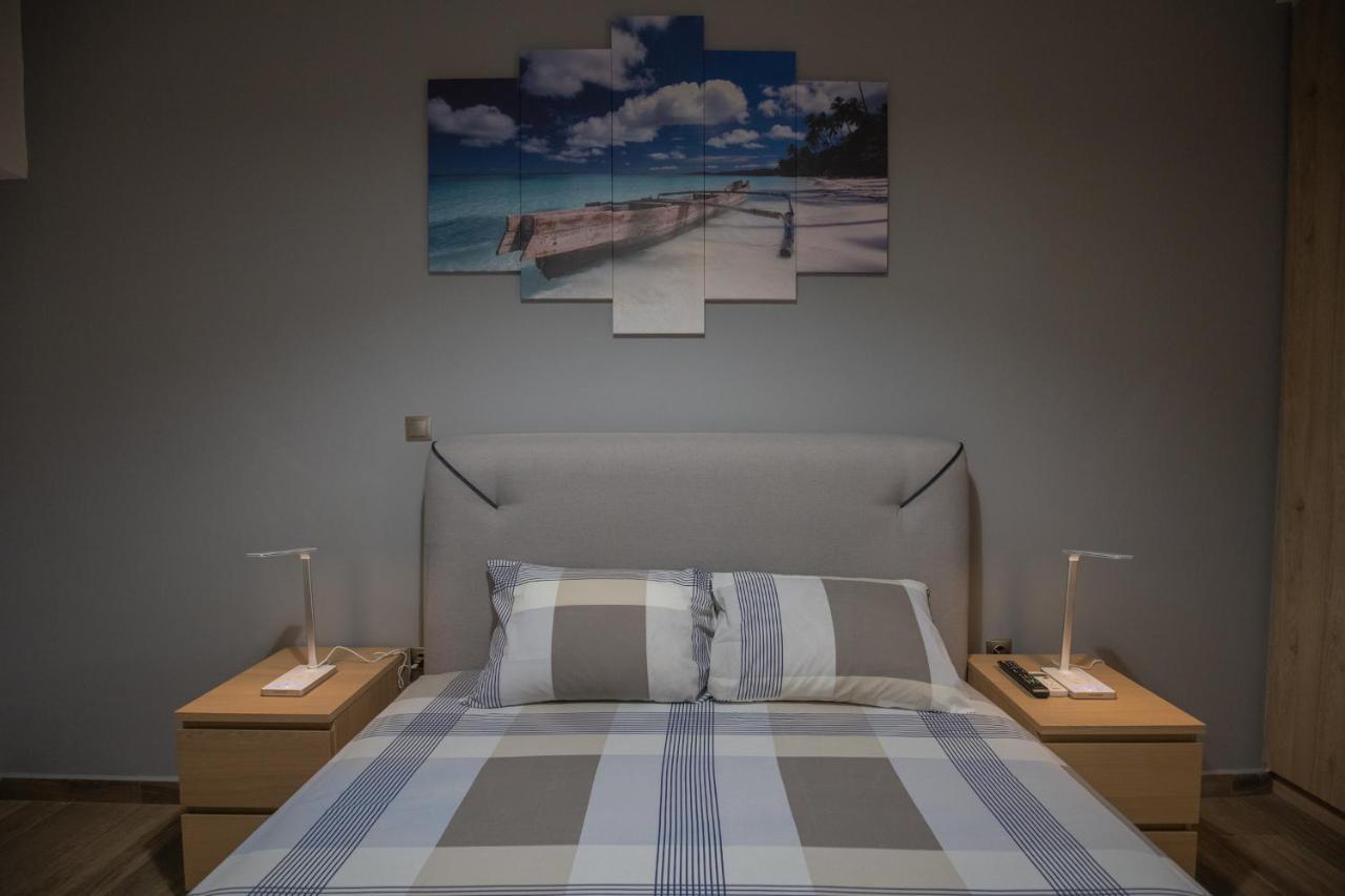 Max Blue Apartment, A Stay Like No Other Pireus Eksteriør bilde